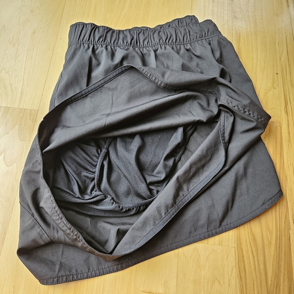 Old Navy Black Athletic Shorts Moisture-Wicking Performance - Picture 5 of 5